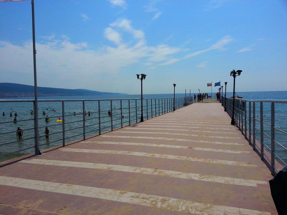 סאני ביץ' Menada Crystal Park Apartments מראה חיצוני תמונה