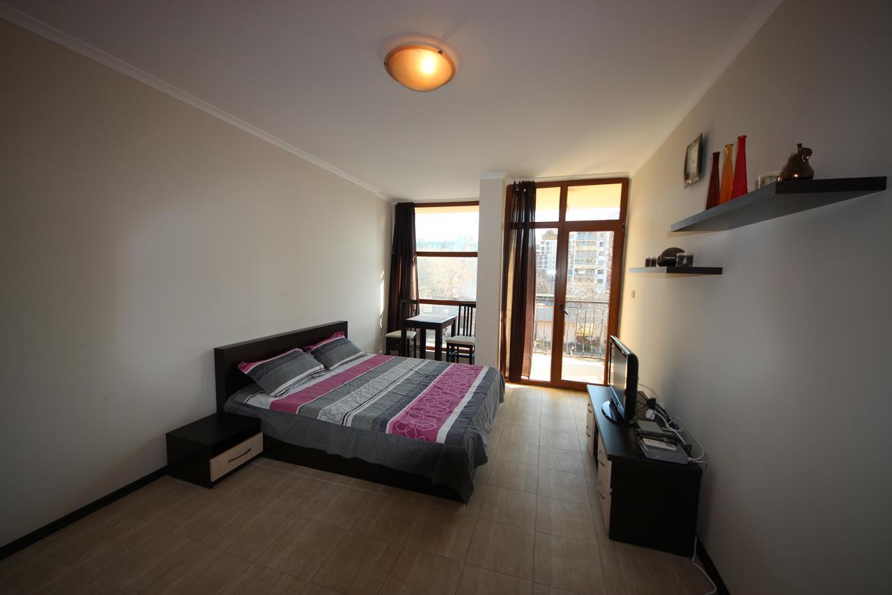 סאני ביץ' Menada Crystal Park Apartments מראה חיצוני תמונה
